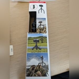 NIP Camera/Phone‎ Tri-pod